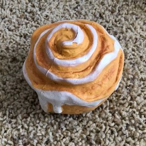Realistic cinnamon squishy toy